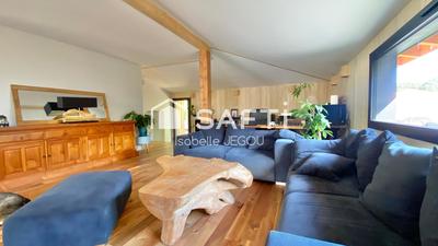 Maison - 140 m² - 5 pièces