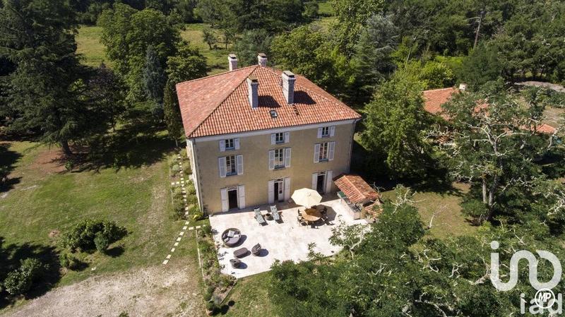 Maison - 729 m² - 23 pièces