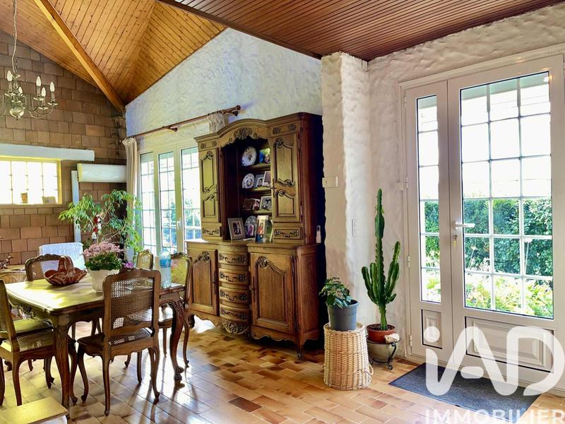 Maison - 240 m² - 8 pièces