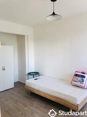 Chambre - 12 m² - 1 pièce