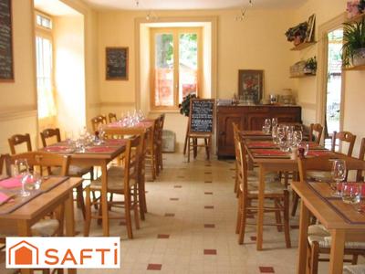 Maison - 230 m² - 8 pièces