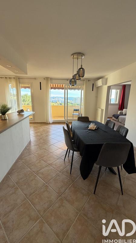 Appartement - 98 m² - 5 pièces