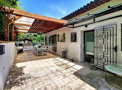 Villa - 140 m² - 6 pièces