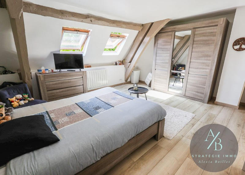 Maison - 310 m² - 9 pièces