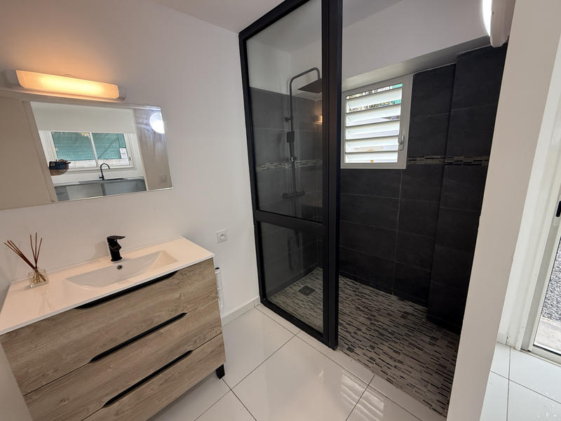 Appartement - 104 m² - 6 pièces