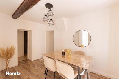 Maison - 250 m² - 8 pièces