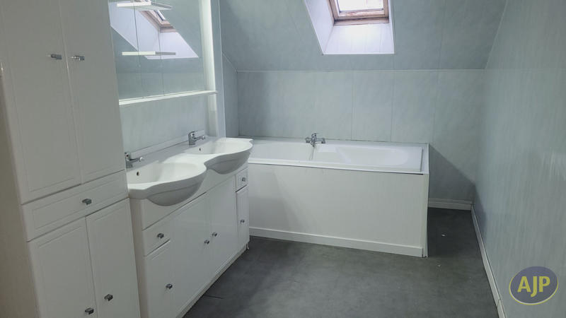 Maison - 138 m² - 5 pièces