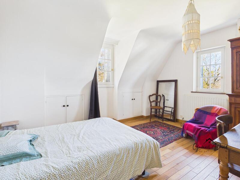 Maison - 179 m² - 7 pièces