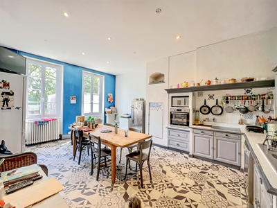 Maison - 289 m² - 8 pièces