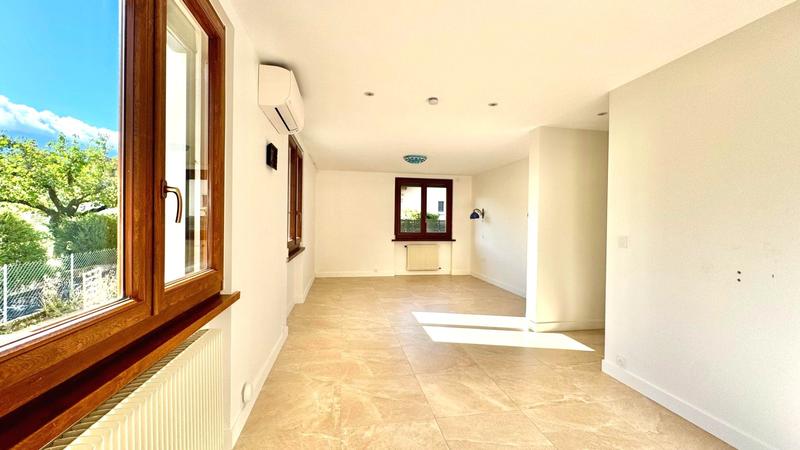 Maison - 235 m² - 7 pièces