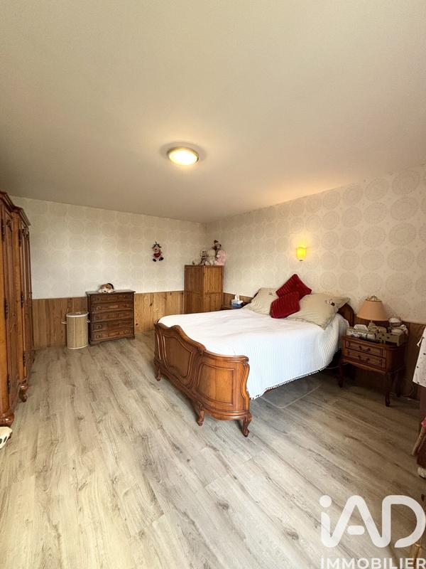 Maison - 186 m² - 9 pièces