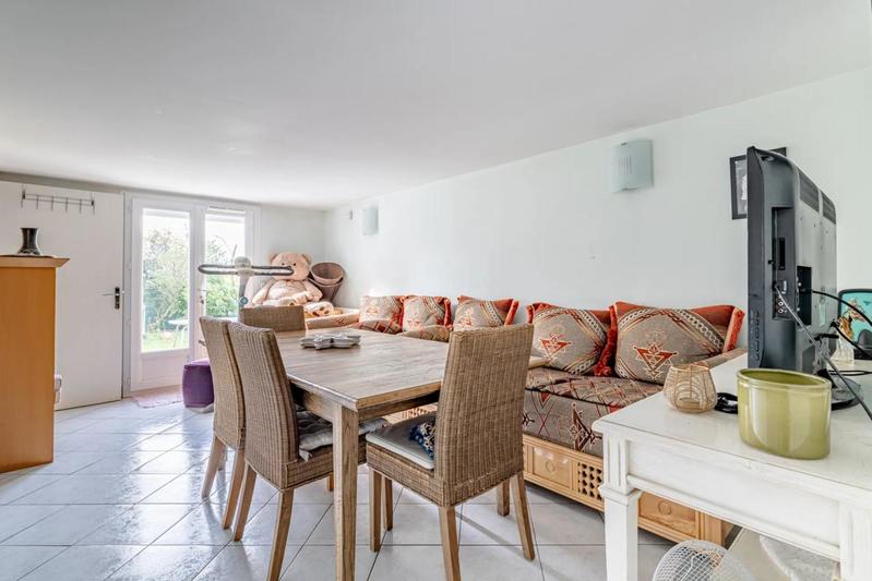 Maison - 200 m² - 8 pièces