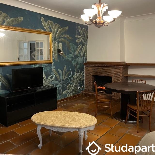 Chambre - 9 m² - 1 pièce