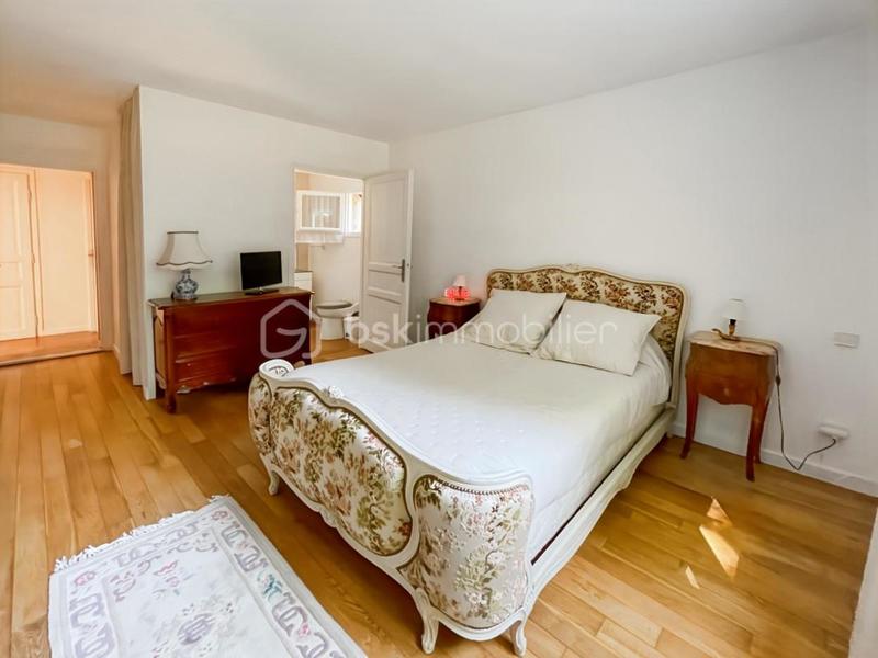 Demeure - 278 m² - 8 pièces