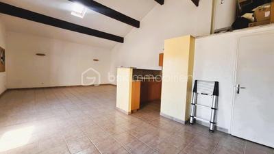 Parking / Garage - 620 m²