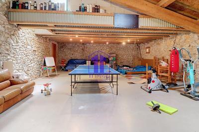 Maison - 230 m² - 10 pièces