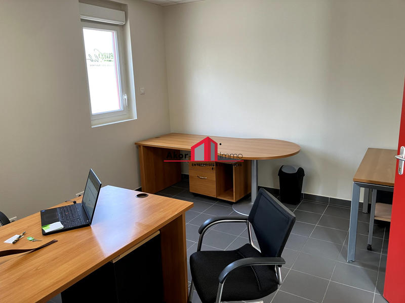 Local d'activités - 921 m² - 10 pièces