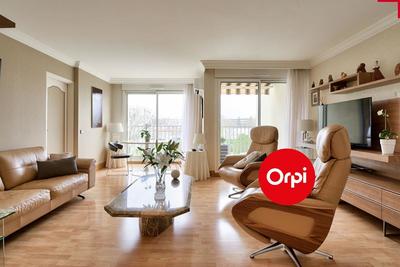 Appartement - 100 m² - 5 pièces