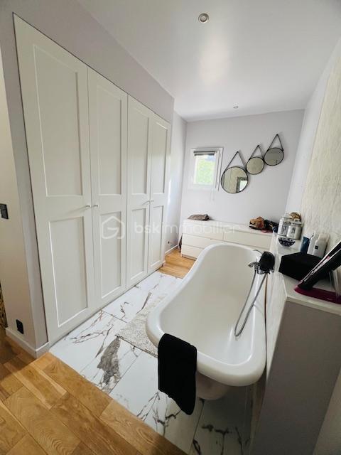 Maison - 160 m² - 5 pièces