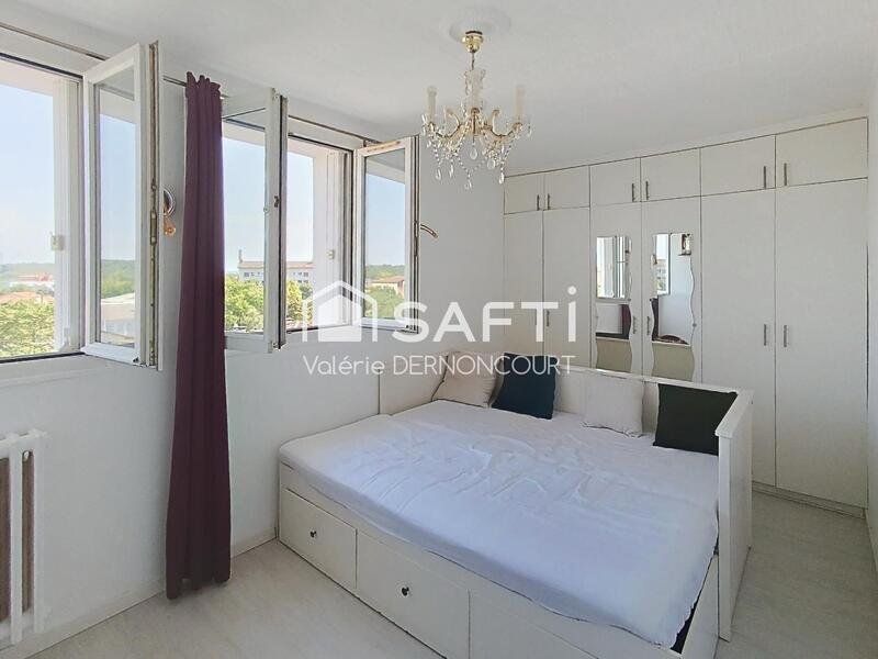 Appartement - 98 m² - 6 pièces