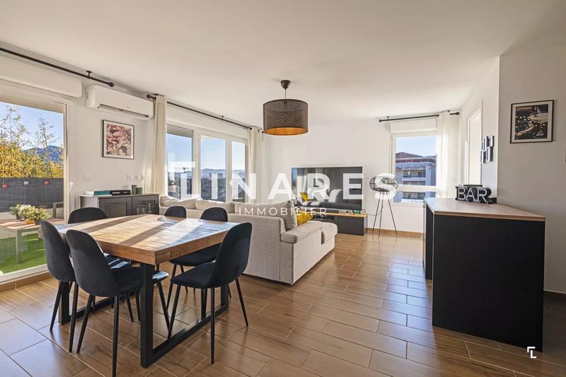 Appartement - 80 m² - 4 pièces