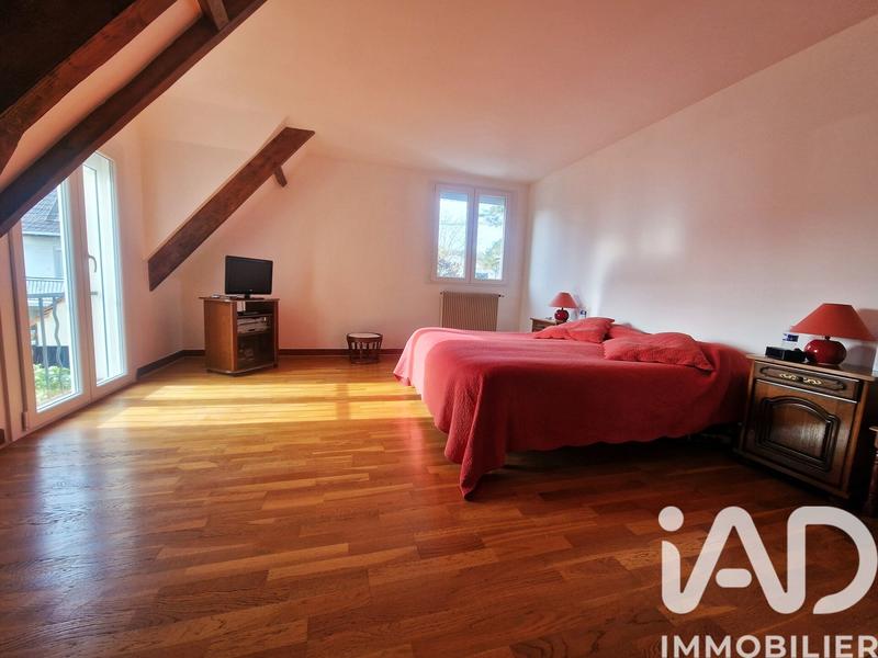 Maison - 234 m² - 8 pièces