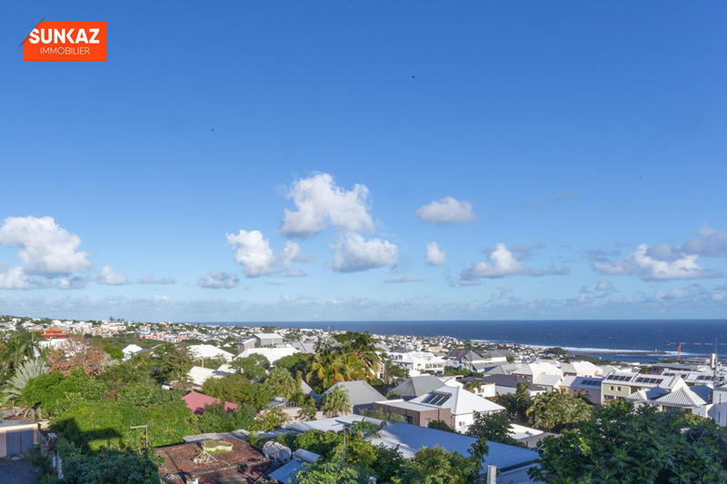 Appartement - 99 m² - 4 pièces