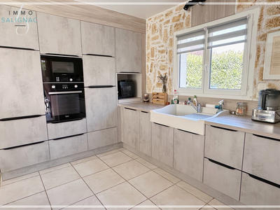 Maison - 140 m² - 5 pièces