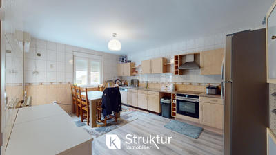 Maison - 310 m² - 12 pièces