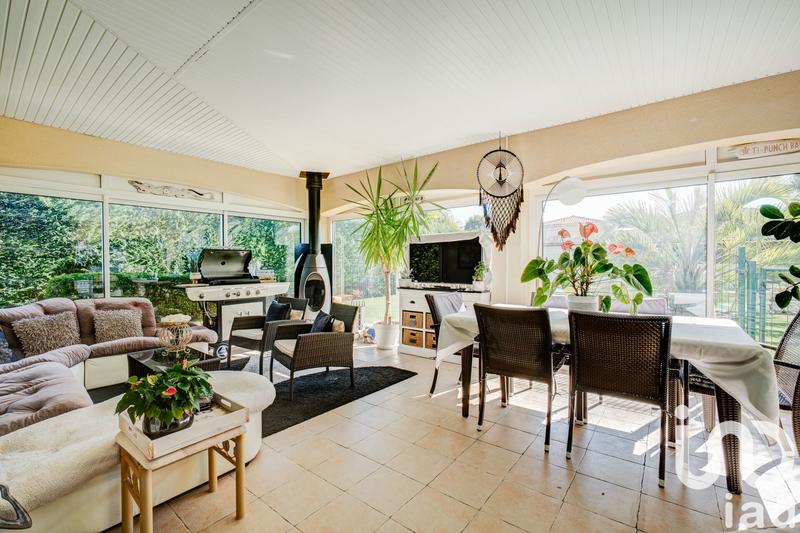 Maison - 238 m² - 7 pièces