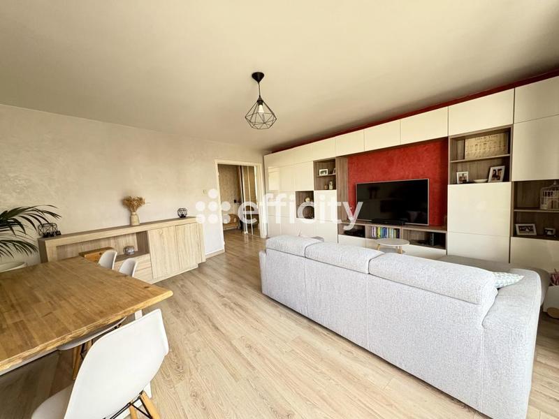 Appartement - 93 m² - 4 pièces