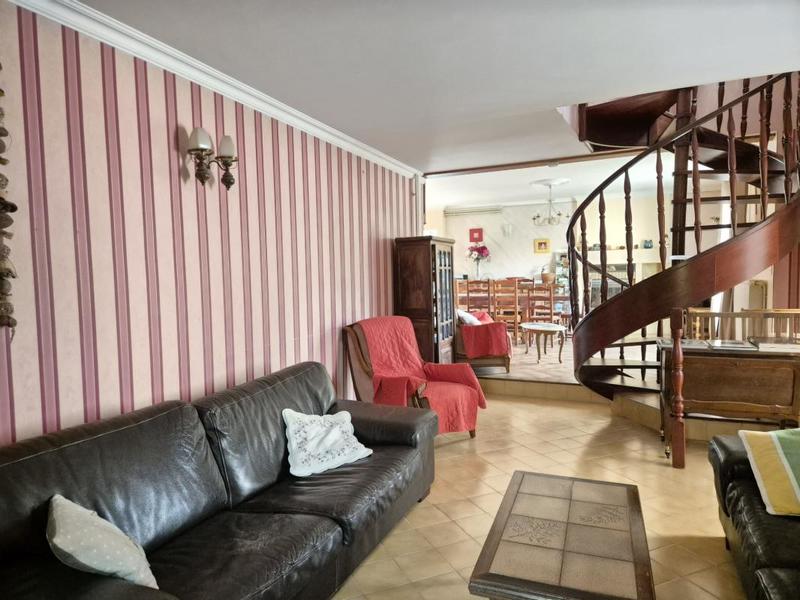 Maison - 176 m² - 7 pièces