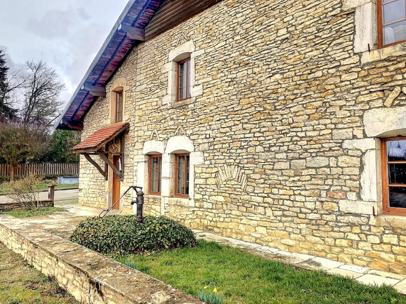 Maison - 137 m² - 6 pièces