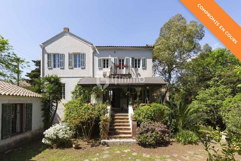 Villa - 265 m² - 7 pièces