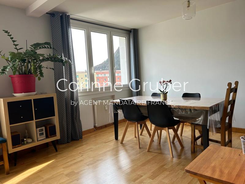 Appartement - 93 m² - 4 pièces