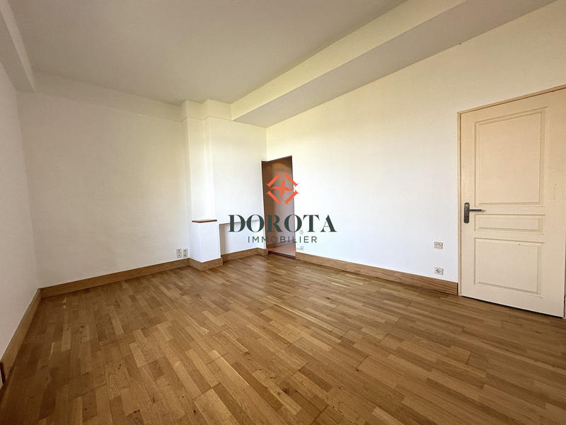 Appartement - 136 m² - 4 pièces