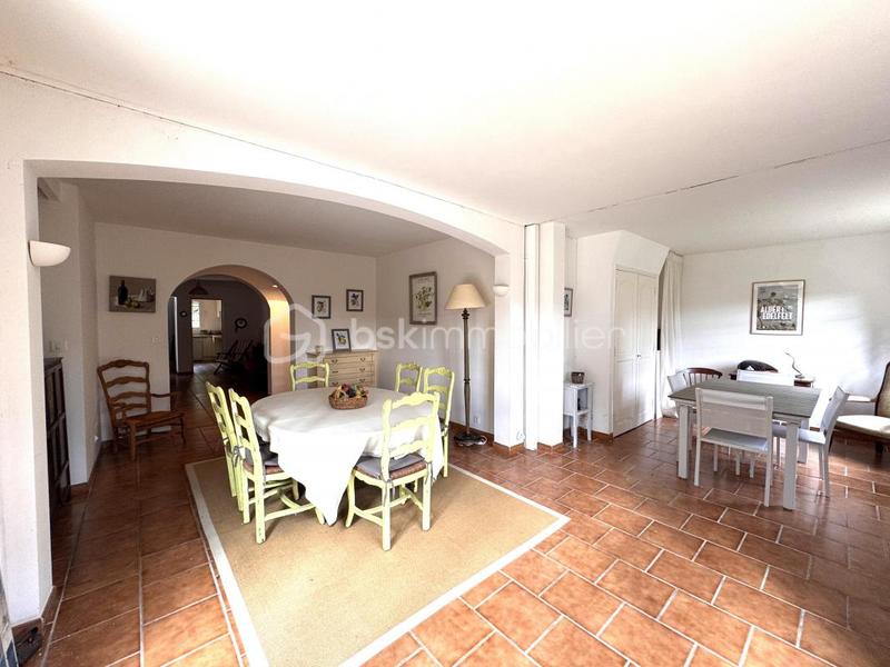 Maison - 180 m² - 7 pièces