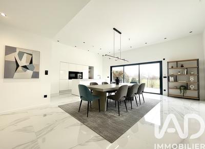 Maison - 142 m² - 5 pièces