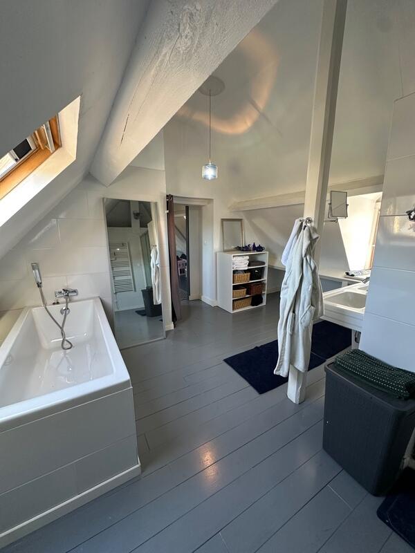 Corps de ferme - 247 m² - 11 pièces