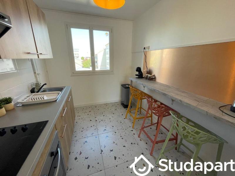 Chambre - 11 m² - 1 pièce