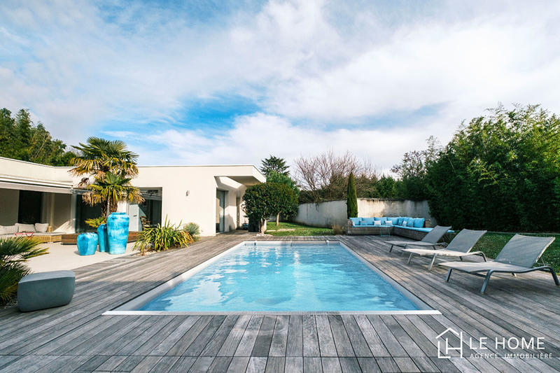 Maison - 294 m² - 7 pièces