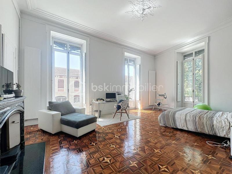 Appartement - 152 m² - 5 pièces