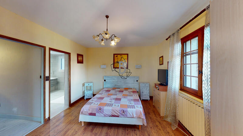 Maison - 170 m² - 7 pièces