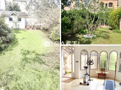 Maison - 219 m² - 7 pièces