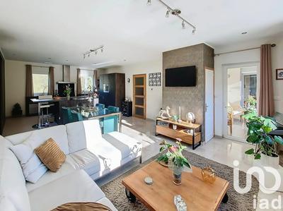 Maison - 208 m² - 9 pièces