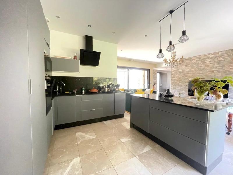 Maison - 136 m² - 5 pièces