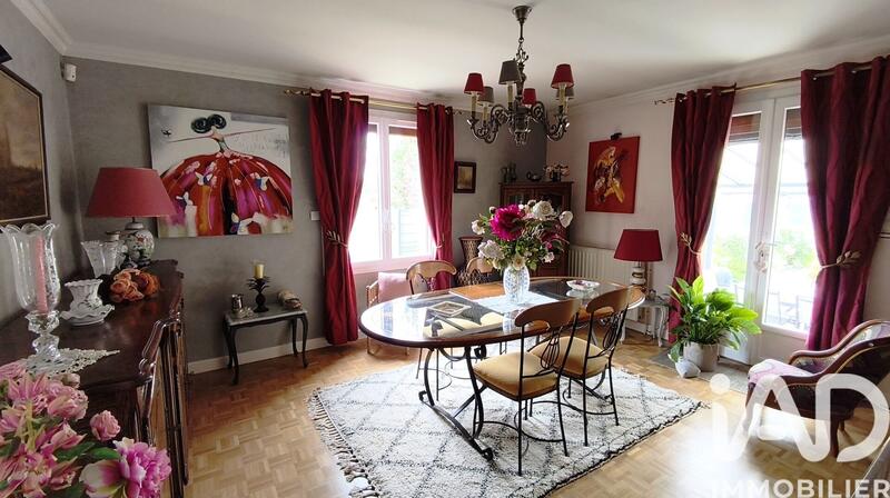 Maison - 183 m² - 8 pièces