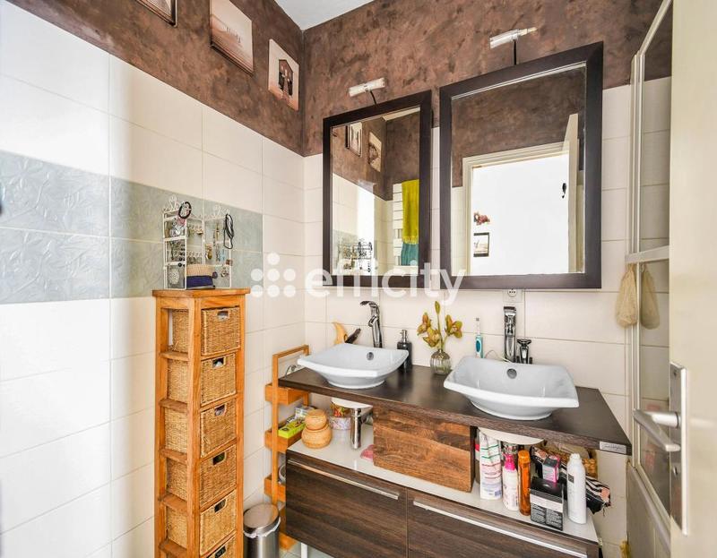 Appartement - 90 m² - 4 pièces