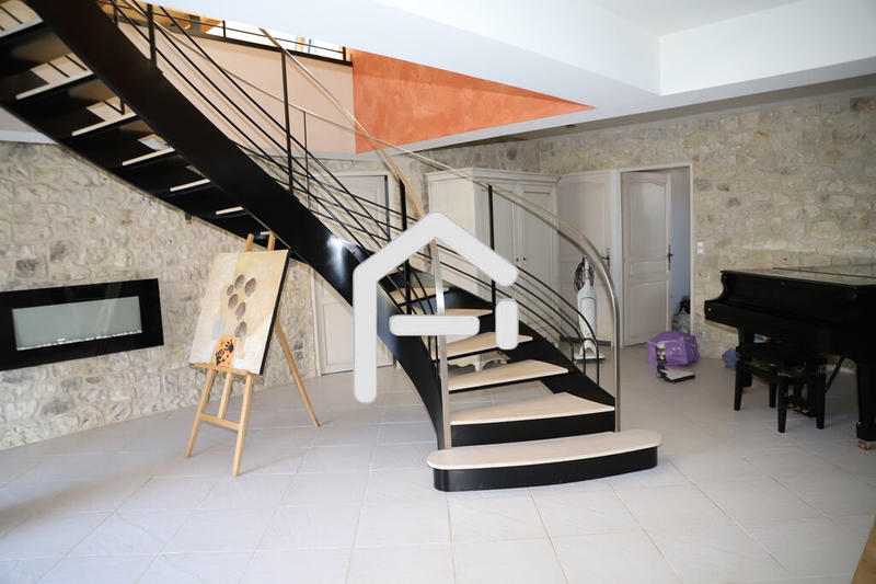 Demeure - 295 m² - 9 pièces