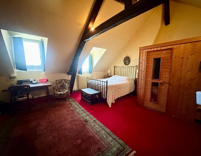 Maison - 207 m² - 9 pièces